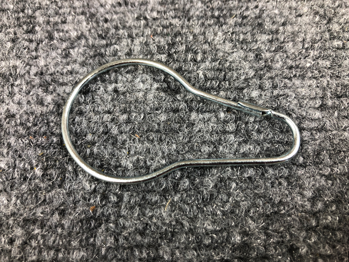 5900  Petwerks Wire style toy hanger